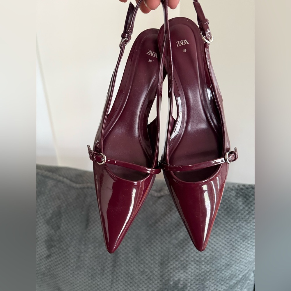 Zara Women's Burgundy Heels